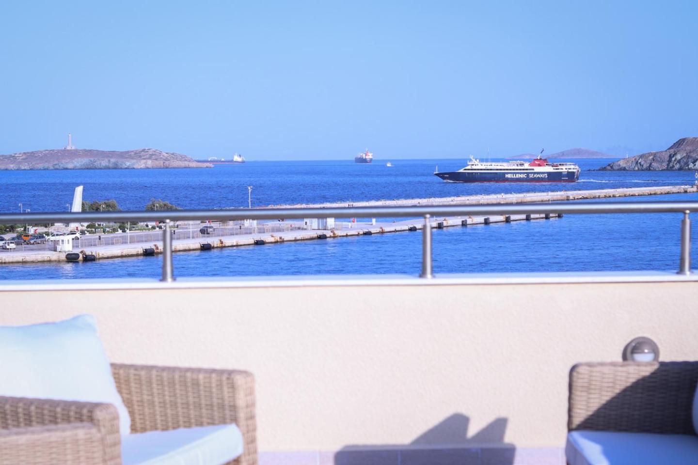 Emilia Suites Ermoupoli Bagian luar foto