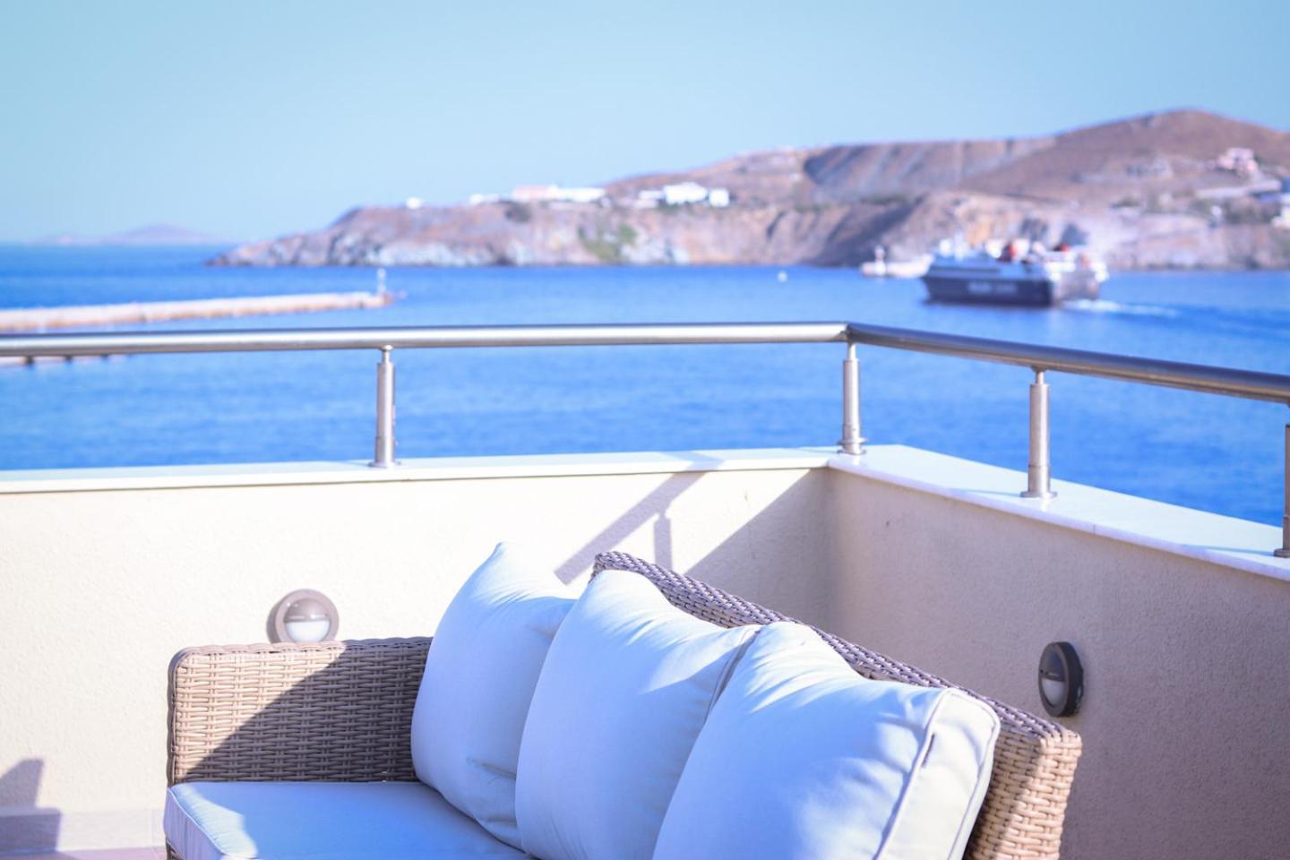 Emilia Suites Ermoupoli Bagian luar foto