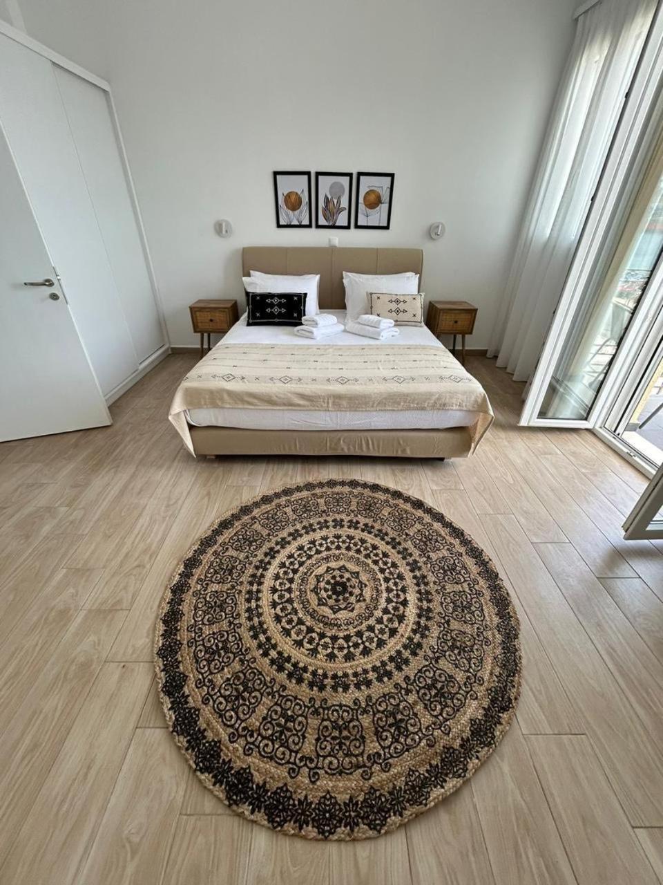 Emilia Suites Ermoupoli Bagian luar foto